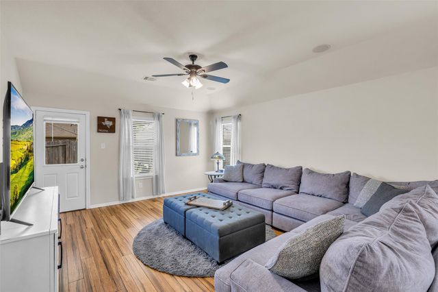 28614 Lockeridge Farms Drive, Spring, TX 77386