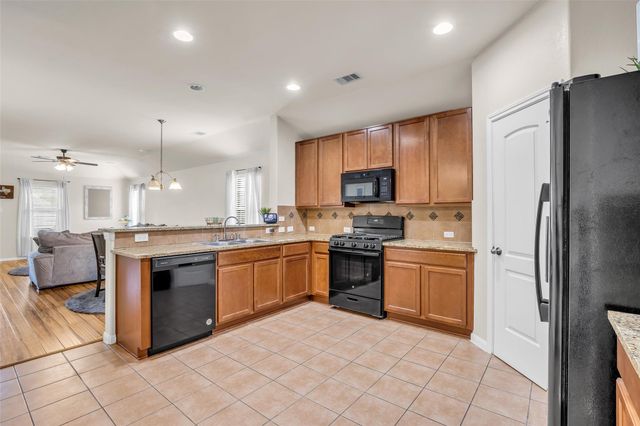 28614 Lockeridge Farms Drive, Spring, TX 77386