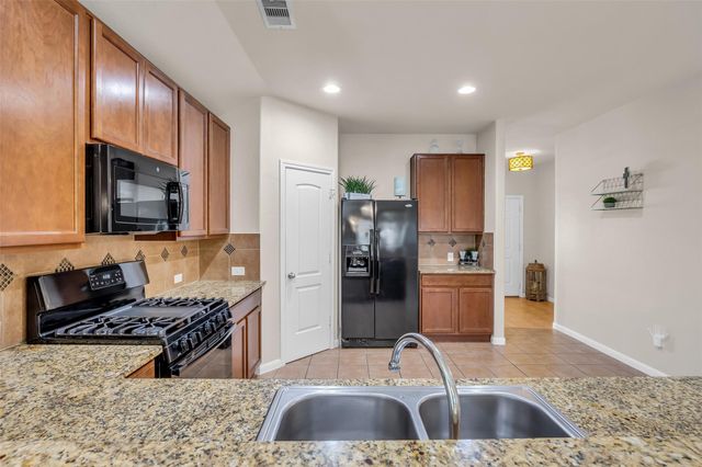 28614 Lockeridge Farms Drive, Spring, TX 77386