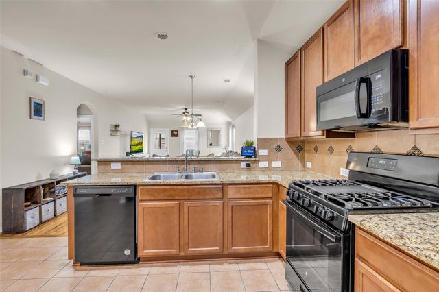 28614 Lockeridge Farms Drive, Spring, TX 77386