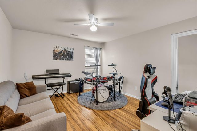 28614 Lockeridge Farms Drive, Spring, TX 77386