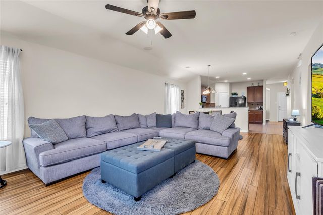 28614 Lockeridge Farms Drive, Spring, TX 77386