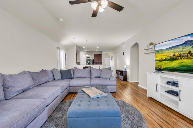 28614 Lockeridge Farms Drive, Spring, TX 77386