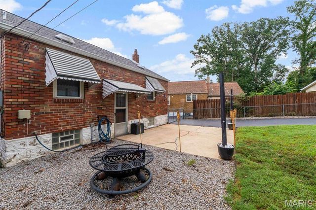 528 Ruthland Drive, St Louis, MO 63125