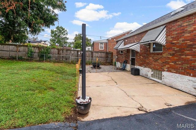 528 Ruthland Drive, St Louis, MO 63125