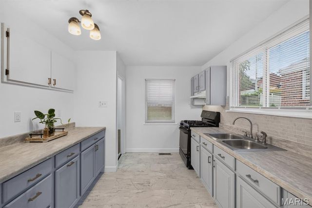 528 Ruthland Drive, St Louis, MO 63125