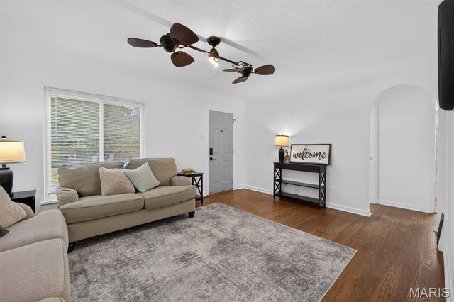 528 Ruthland Drive, St Louis, MO 63125