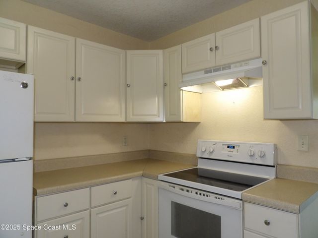 1148 Wild Rose Drive NE, Palm Bay, FL 32905