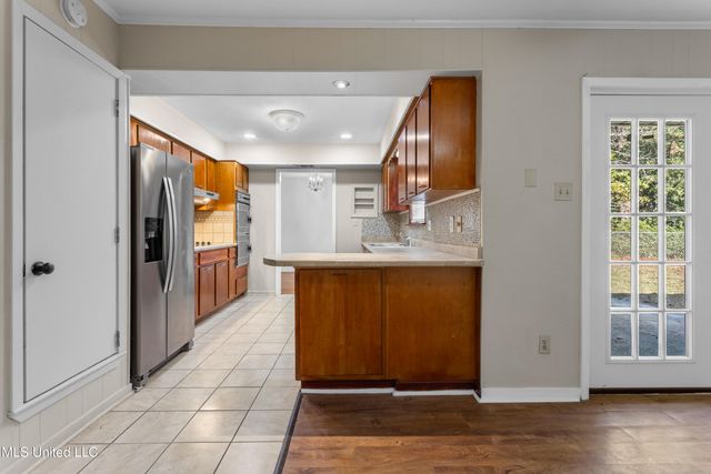 2265 Popps Ferry, Biloxi, MS 39532