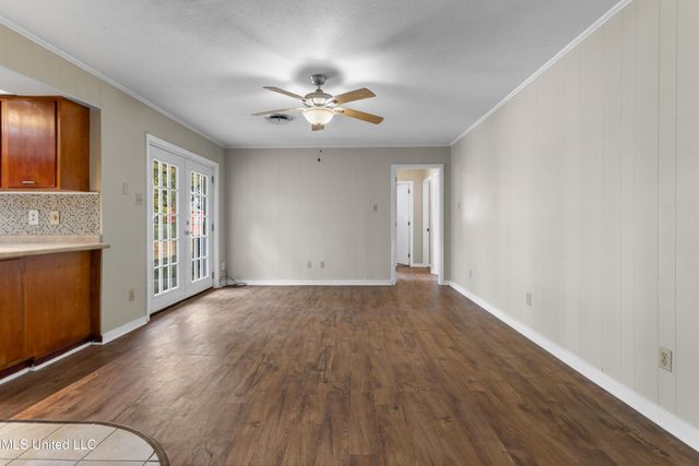 2265 Popps Ferry, Biloxi, MS 39532