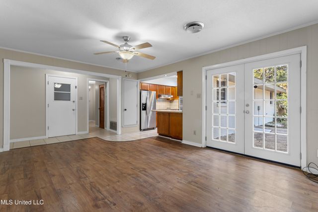 2265 Popps Ferry, Biloxi, MS 39532