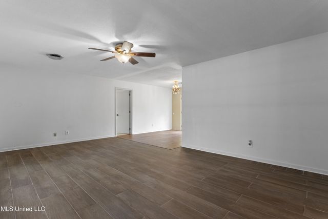 2265 Popps Ferry, Biloxi, MS 39532