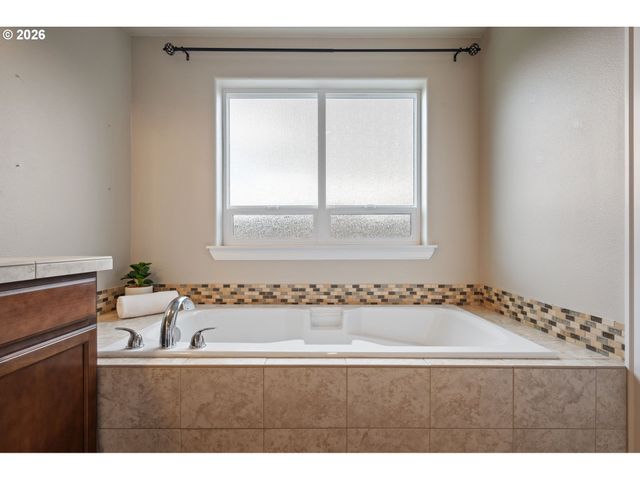 10750 Sw LISBON St, Wilsonville, OR 97070