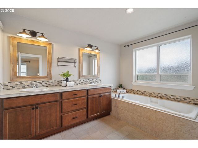 10750 Sw LISBON St, Wilsonville, OR 97070