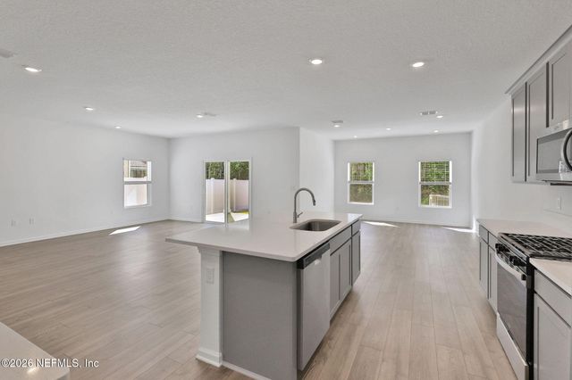 1734 TRAINORS Way, Jacksonville, FL 32218