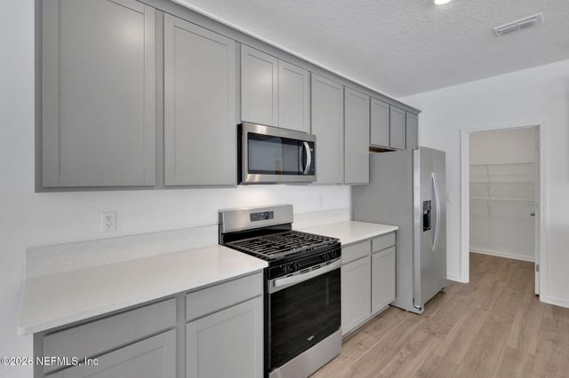 1734 TRAINORS Way, Jacksonville, FL 32218