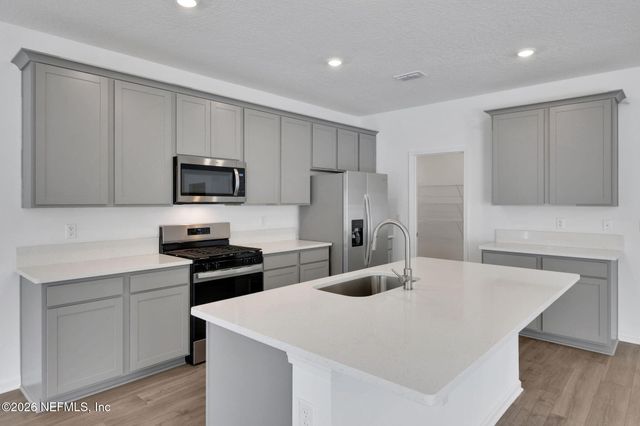 1734 TRAINORS Way, Jacksonville, FL 32218