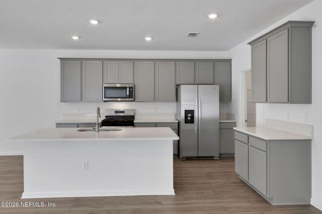 1734 TRAINORS Way, Jacksonville, FL 32218