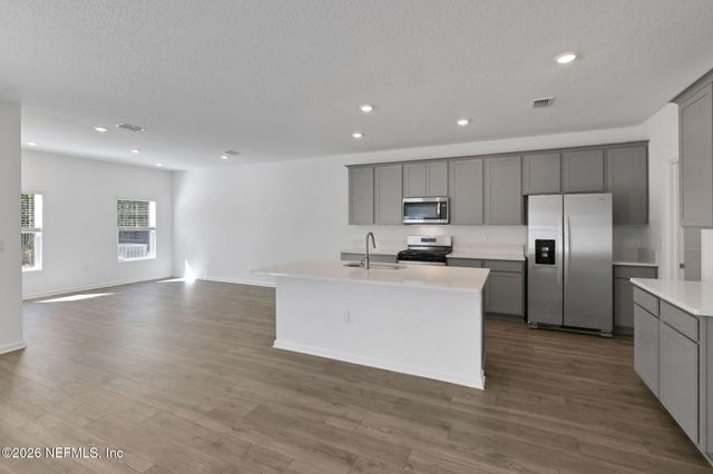 1734 TRAINORS Way, Jacksonville, FL 32218