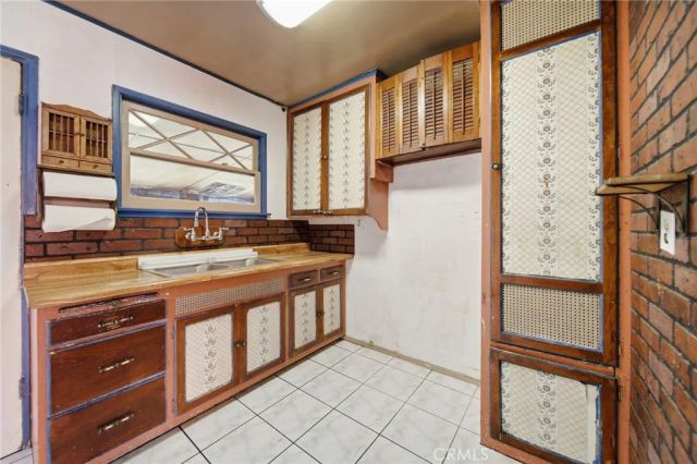 230 W Philadelphia, Ontario, CA 91762