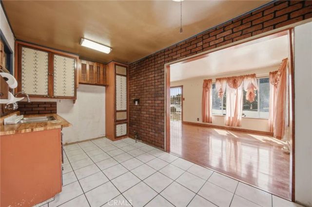 230 W Philadelphia, Ontario, CA 91762