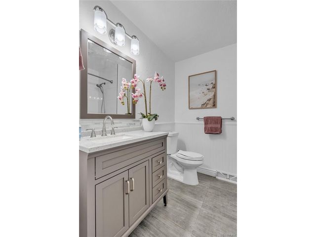 4080 S Vincennes Ct, Denver, CO 80237