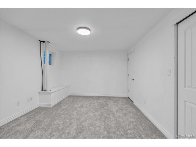 4080 S Vincennes Ct, Denver, CO 80237