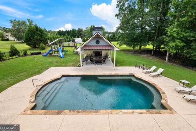 10 Red Oak Trail, Sharpsburg, GA 30277