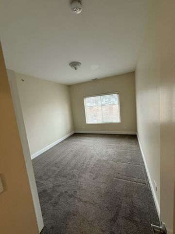 6961 Vine Street 301, Indian Head Park, IL 60525