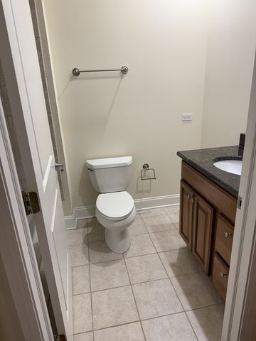 6961 Vine Street 301, Indian Head Park, IL 60525