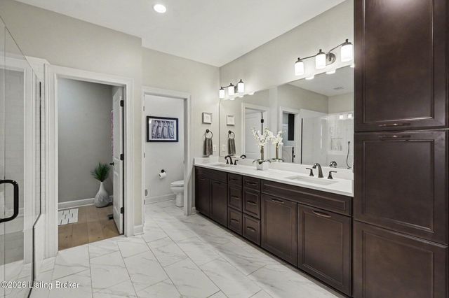 2105 Centurion Way, Louisville, KY 40245