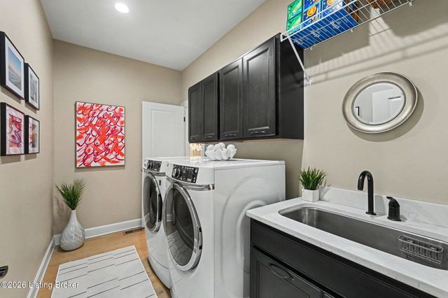 2105 Centurion Way, Louisville, KY 40245