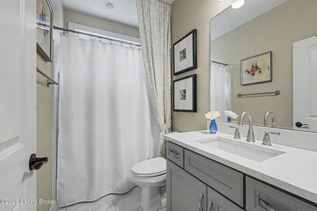 2105 Centurion Way, Louisville, KY 40245