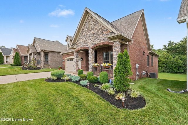 2105 Centurion Way, Louisville, KY 40245