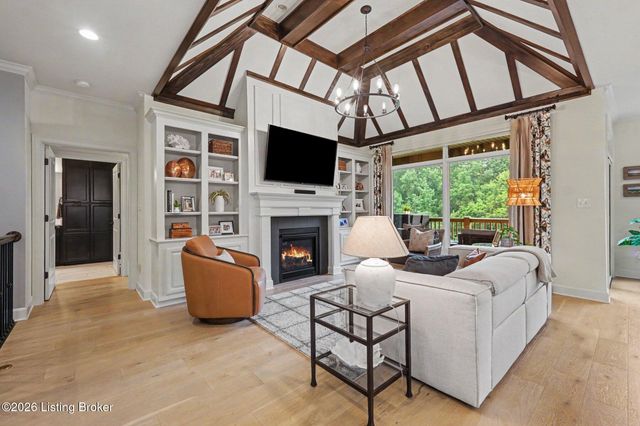 2105 Centurion Way, Louisville, KY 40245