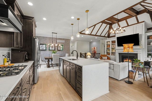 2105 Centurion Way, Louisville, KY 40245