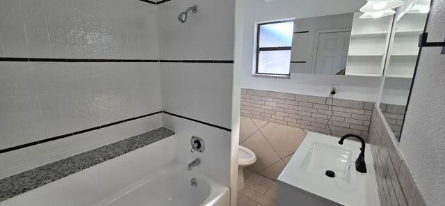 3900 50TH AVENUE N, St Petersburg, FL 33714