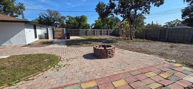 3900 50TH AVENUE N, St Petersburg, FL 33714