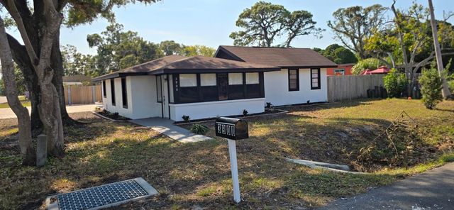 3900 50TH AVENUE N, St Petersburg, FL 33714