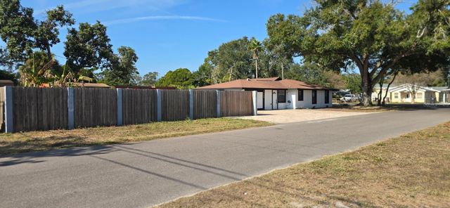 3900 50TH AVENUE N, St Petersburg, FL 33714