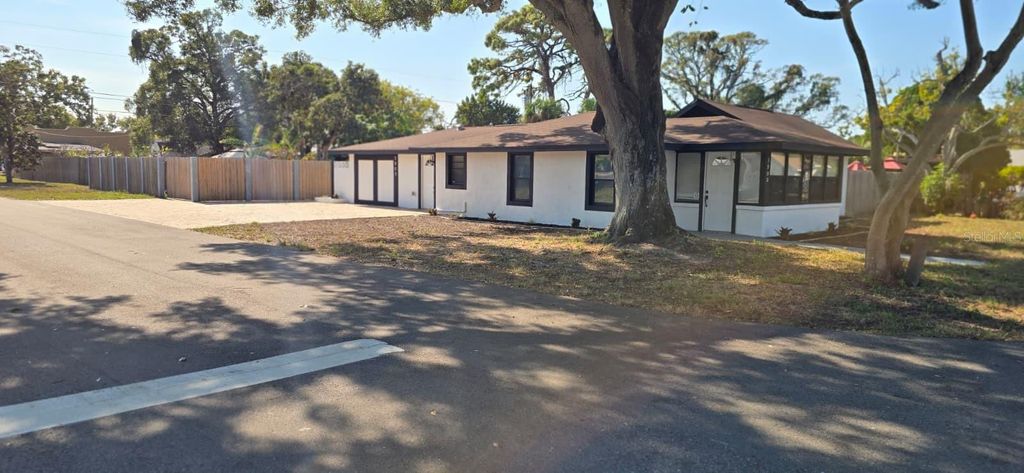 3900 50TH AVENUE N, St Petersburg, FL 33714