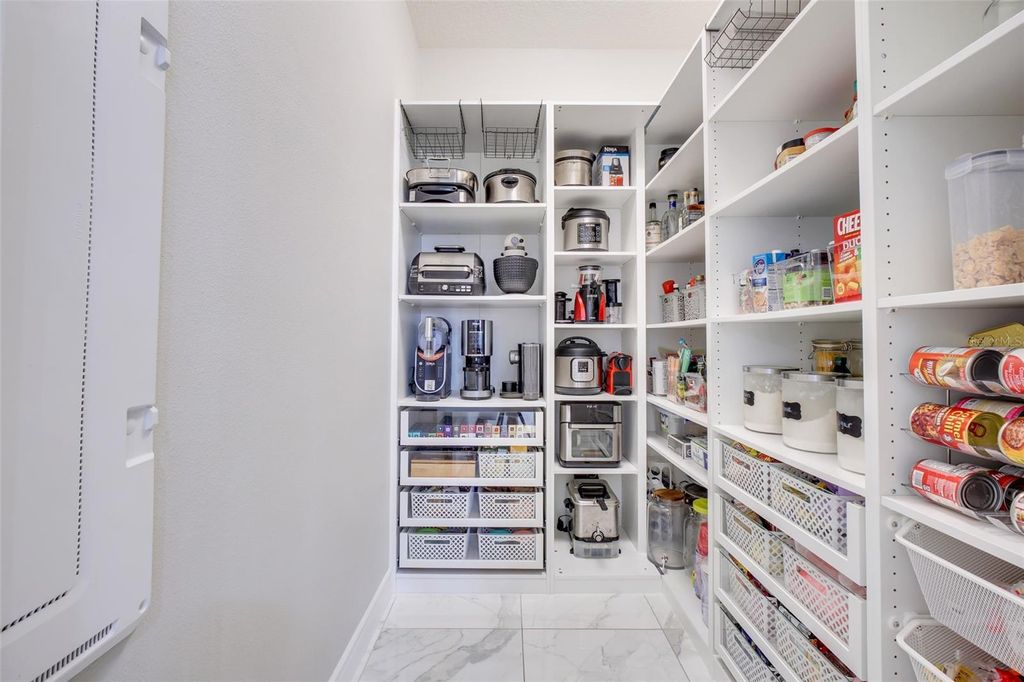 Image 26 of property listing at 13827 TYBEE BEACH LANE, Orlando, FL 32827