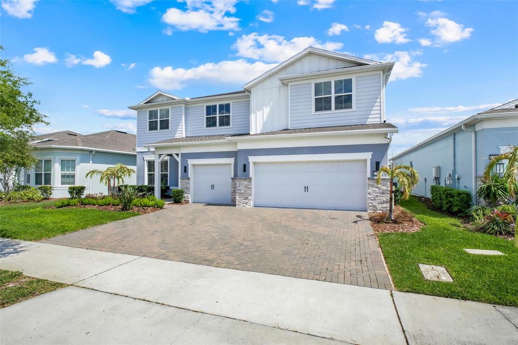 Image 6 of property listing at 13827 TYBEE BEACH LANE, Orlando, FL 32827