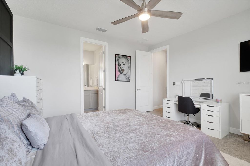 Image 52 of property listing at 13827 TYBEE BEACH LANE, Orlando, FL 32827