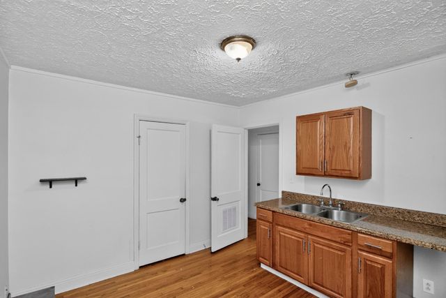 4913 Log Cabin Rd, Nashville, TN 37216