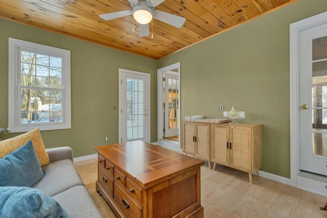 19 Sheffield Street, Hudson, NH 03051