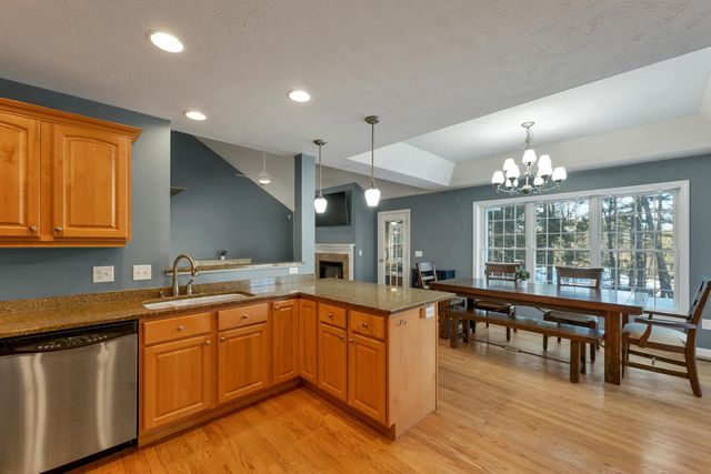 19 Sheffield Street, Hudson, NH 03051