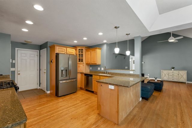 19 Sheffield Street, Hudson, NH 03051