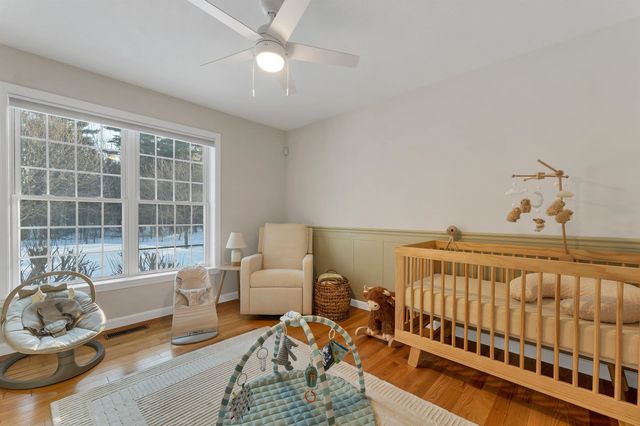 19 Sheffield Street, Hudson, NH 03051