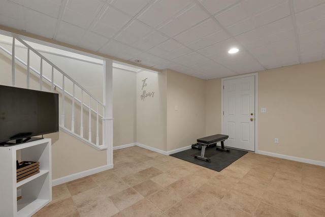 19 Sheffield Street, Hudson, NH 03051